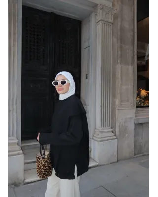 بلوزة مع سكارف متصل - اسود بلوزة مع سكارف متصل - اسود