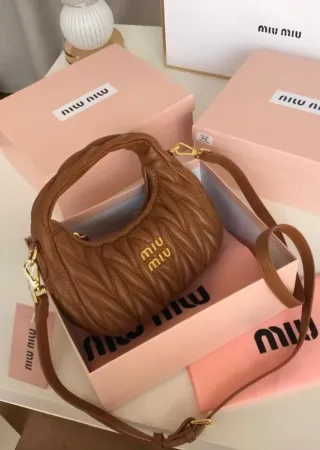  MIU MIU شنطة ميو ميو كروس