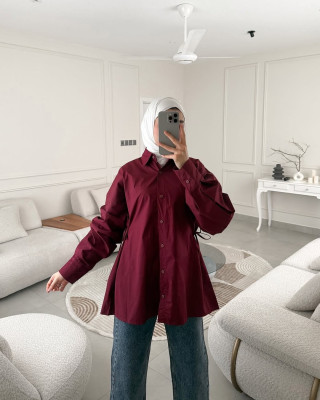 قميص خمري سادة - بتخصّر بربطات صغيرة قميص خمري سادة - بتخصّر بربطات صغيرة