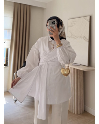 قميص موديل حزام مميز واكمام مزمومة - ابيض قميص موديل حزام مميز واكمام مزمومة - ابيض