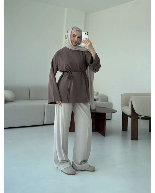 بلوزة خريفية مع حزام - بني بلوزة خريفية مع حزام - بني