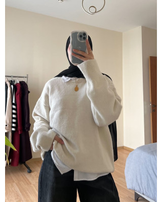 بلوزة صوف ناعم شتوية - ابيض كريمي بلوزة صوف ناعم شتوية - ابيض كريمي