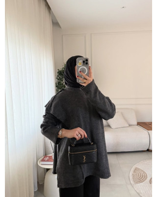 بلوزة مع سكارف متصل - سكني غامق بلوزة مع سكارف متصل - سكني غامق