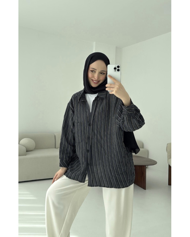 قميص مخطط سكني بارد