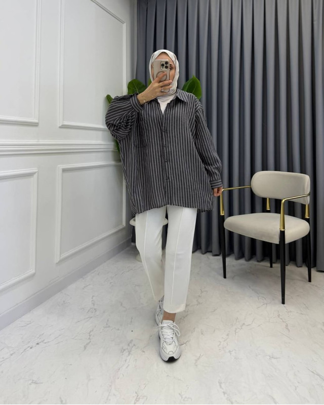قميص مخطط سكني بارد
