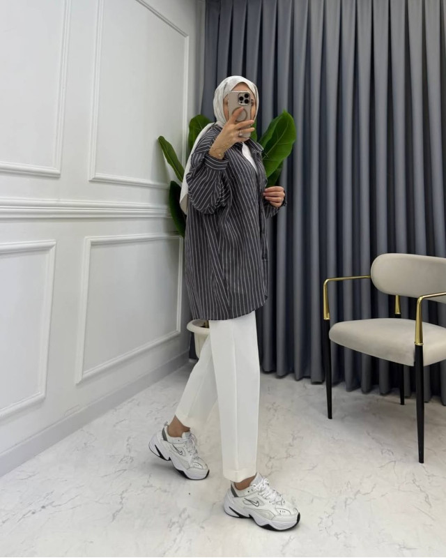 قميص مخطط سكني بارد