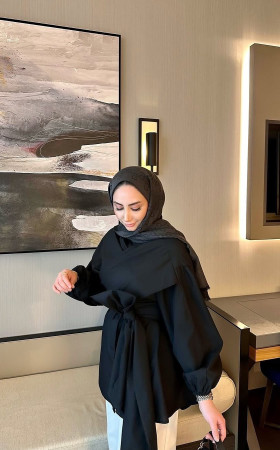 قميص موديل حزام مميز واكمام مزمومة - اسود