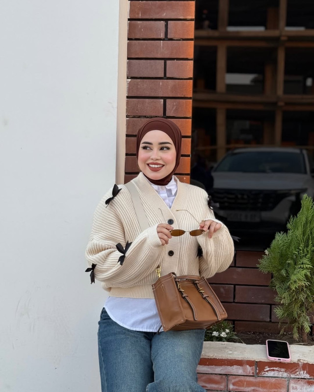 جاكيت صوف مع ببيونات - بيج جاكيت صوف مع ببيونات - بيج