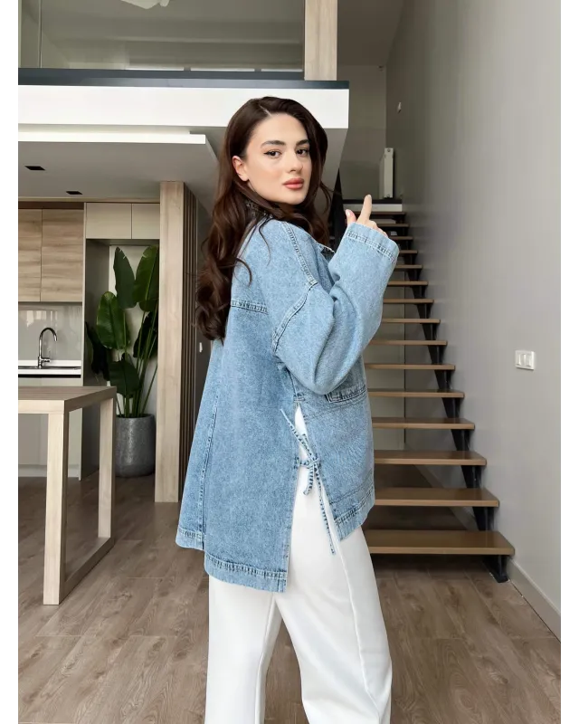 جاكيت جينز بقصّة مميزة - فاتح جاكيت جينز بقصّة مميزة - فاتح