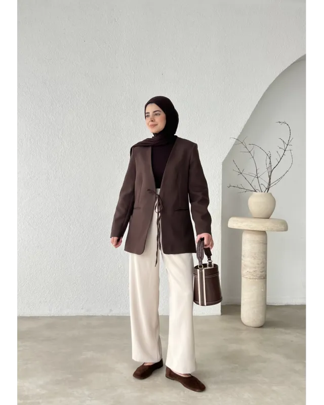بليزر بموديل ربطة - بني بليزر بموديل ربطة - بني