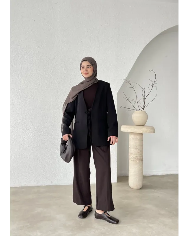 بليزر بموديل ربطة - اسود بليزر بموديل ربطة - اسود