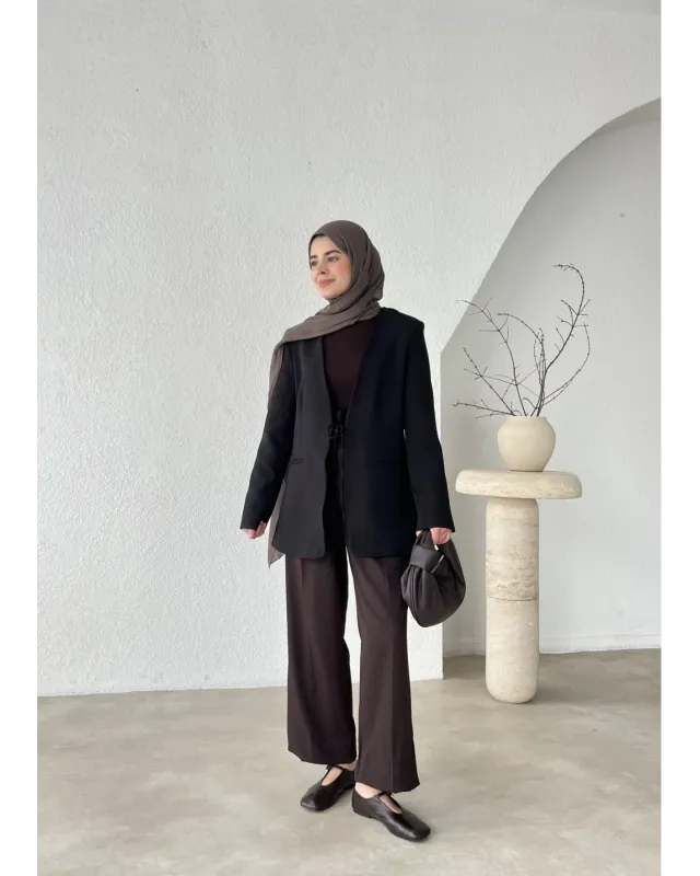 بليزر بموديل ربطة - اسود بليزر بموديل ربطة - اسود
