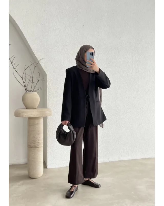 بليزر بموديل ربطة - اسود بليزر بموديل ربطة - اسود