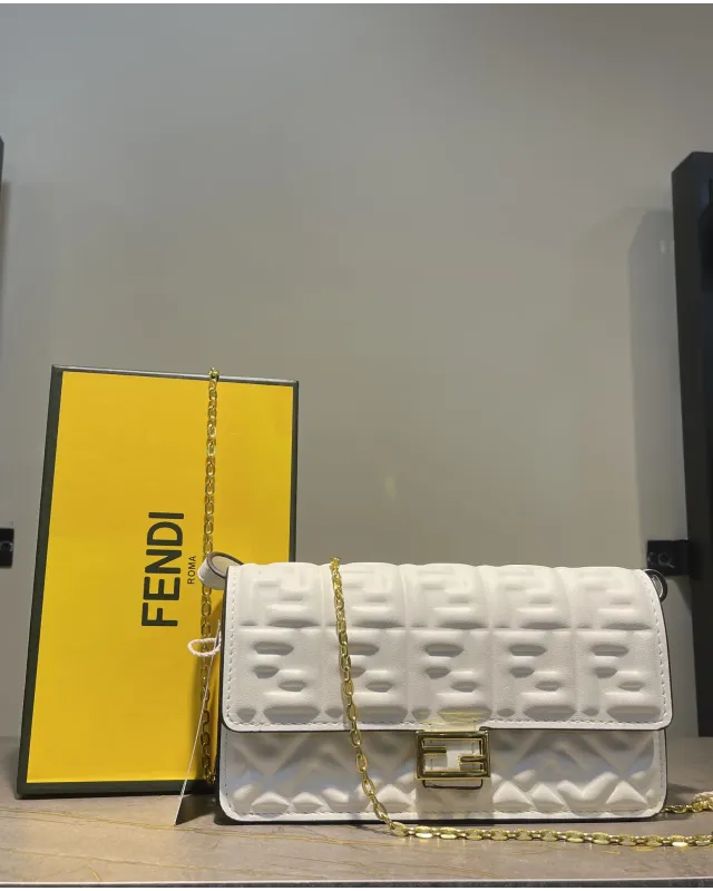 فندي | Baguette Continental Wallet With Chain - ابيض