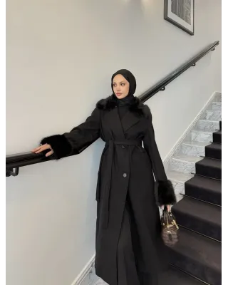 جاكيت جوخ مبطن باكمام وقبة فرو اسود جاكيت جوخ مبطن باكمام وقبة فرو اسود