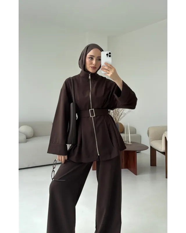 سوت تونك مخصّر بسحاب وبنطلون مع حزام - بني