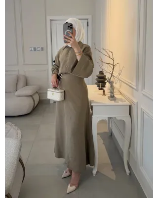 طقم قميص و تنورة بإكسسوار ذهبي جانبي - زيتي