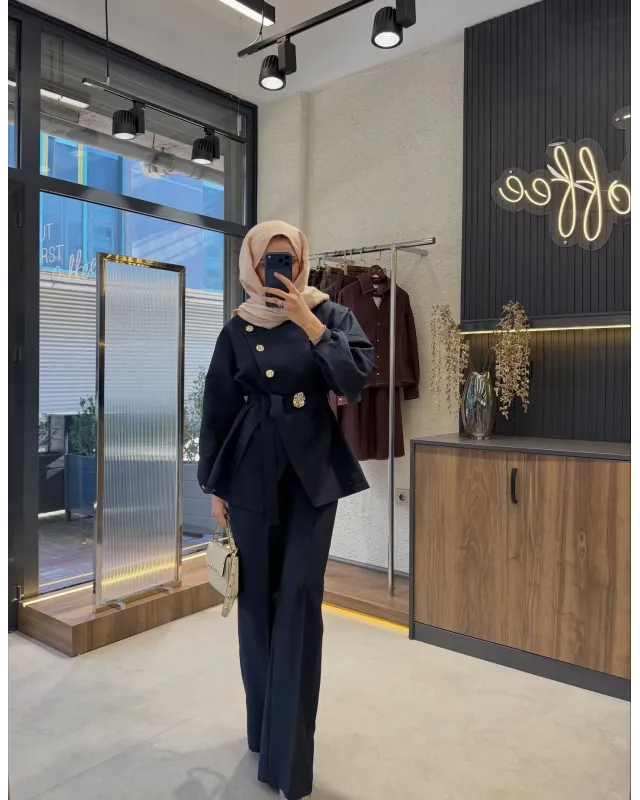 طقم بازرار ذهبية وحزام باكسسوار ذهبي - كحلي