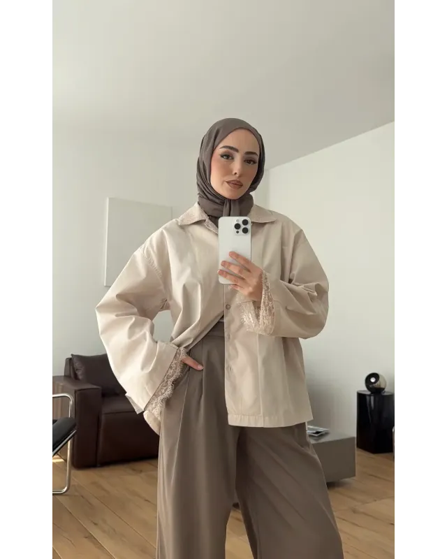 قميص اوفر سايز باكمام وقبة دانتيل - بيج