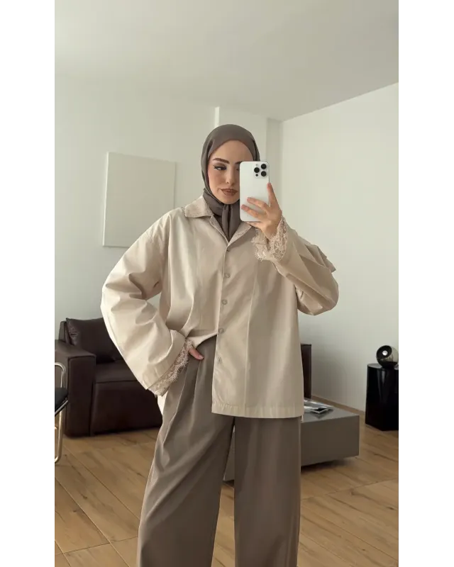 قميص اوفر سايز باكمام وقبة دانتيل - بيج