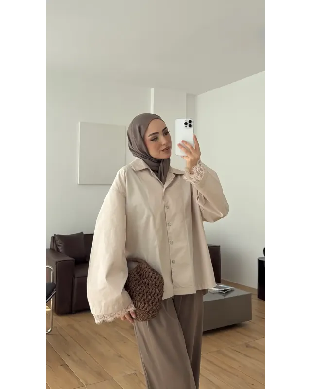 قميص اوفر سايز باكمام وقبة دانتيل - بيج