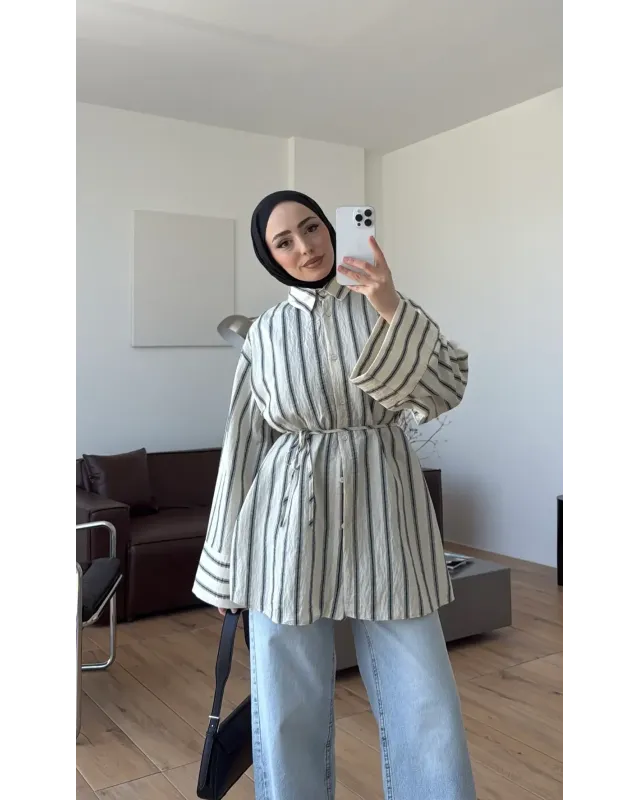 قميص مخطط مع حزام رفيع - بيج فاتح
