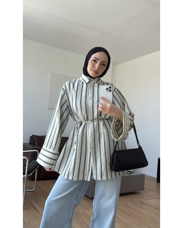 قميص مخطط مع حزام رفيع - بيج فاتح