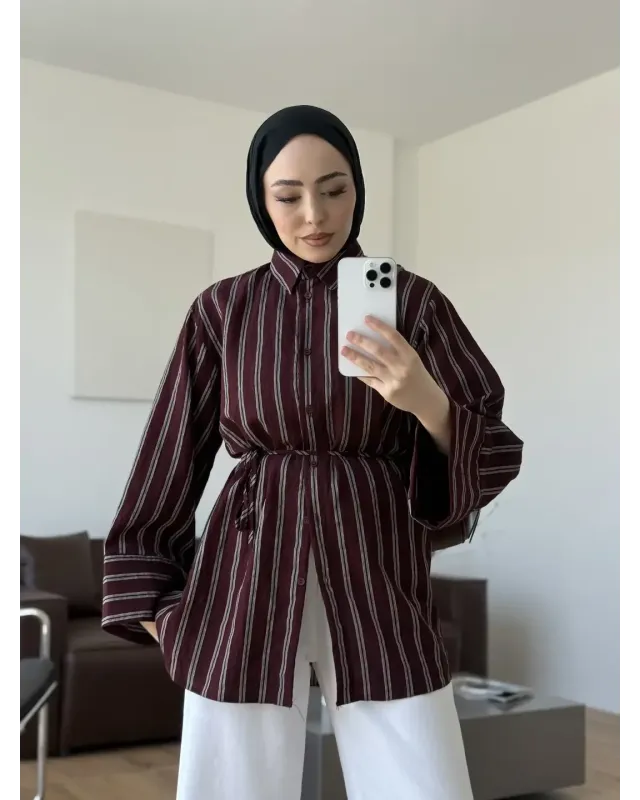 قميص مخطط مع حزام رفيع - خمري