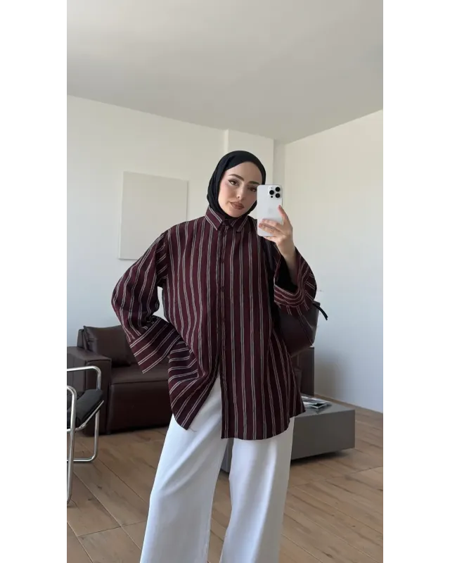قميص مخطط مع حزام رفيع - خمري