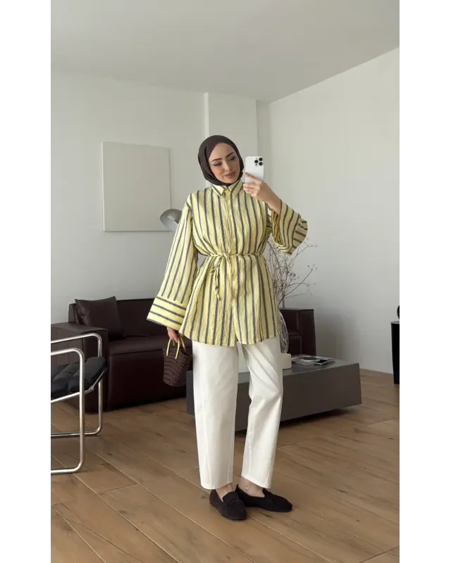 قميص مخطط مع حزام رفيع - أصفر