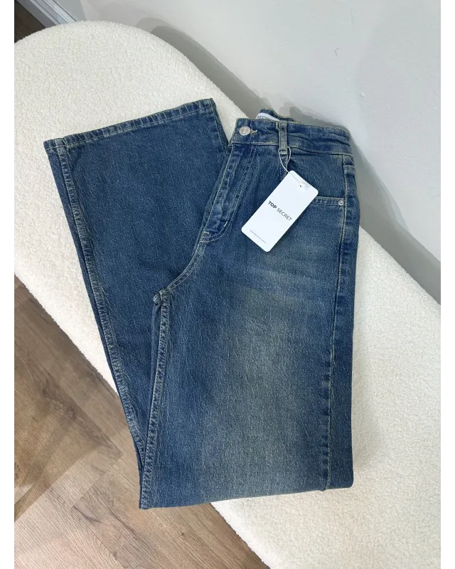 Mid-rise Straight Leg Jeans – Medium Blue Wash