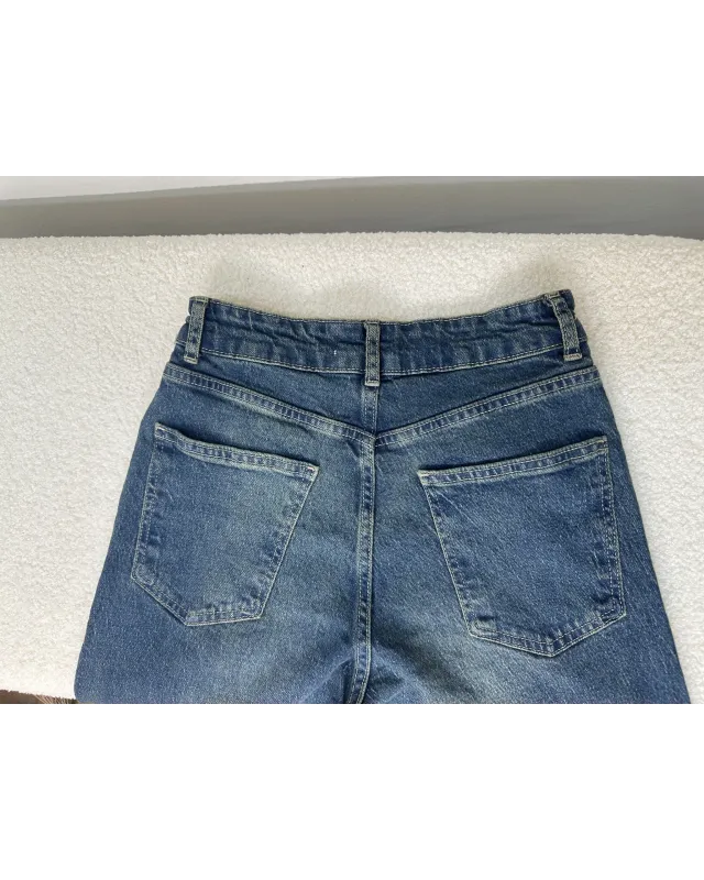 Mid-rise Straight Leg Jeans – Medium Blue Wash