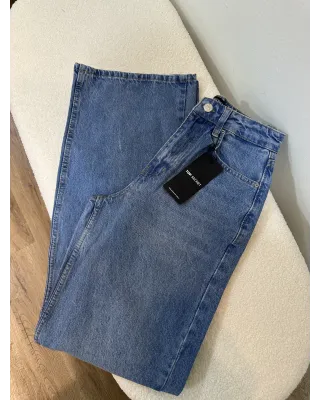 Medium Blue -Wide Fit Straight Jeans
