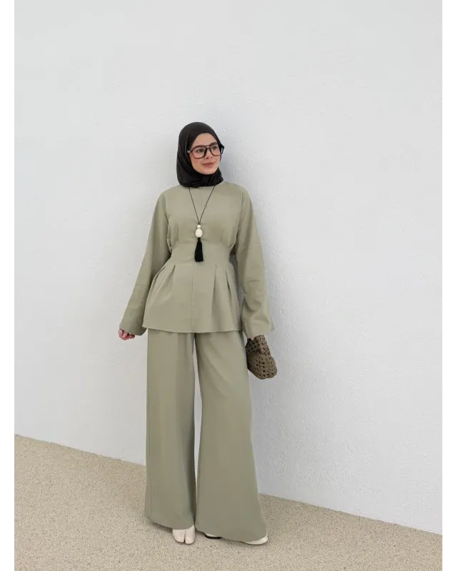 Waist-Detail Pants Set in Linen- Green almond Waist-Detail Pants Set in Linen- Green almond