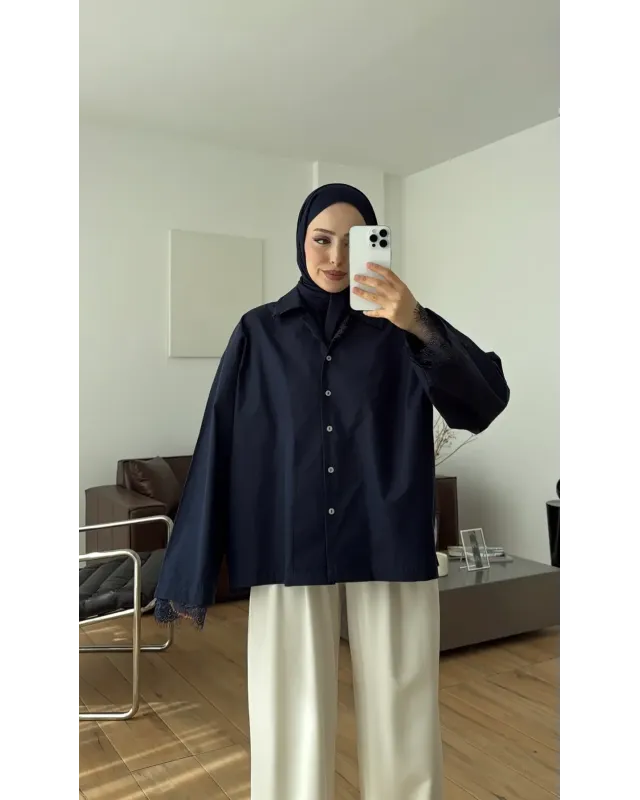 قميص اوفر سايز باكمام وقبة دانتيل - كحلي قميص اوفر سايز باكمام وقبة دانتيل - كحلي