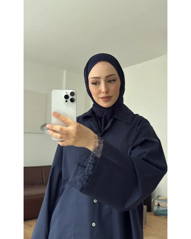 قميص اوفر سايز باكمام وقبة دانتيل - كحلي قميص اوفر سايز باكمام وقبة دانتيل - كحلي
