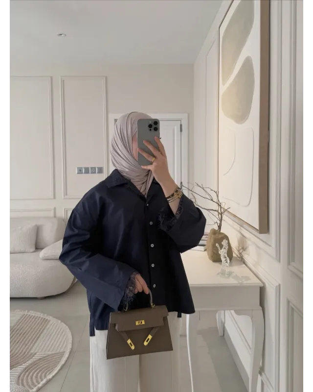 قميص اوفر سايز باكمام وقبة دانتيل - كحلي