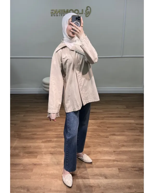 قميص سادة بأكمام مزينة بالدانتيل - بيج قميص سادة بأكمام مزينة بالدانتيل - بيج