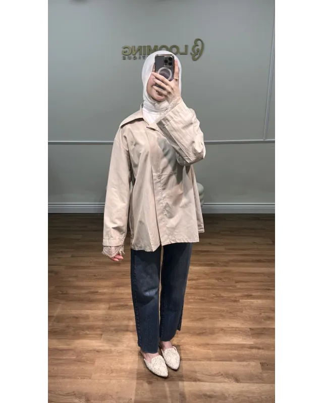 قميص سادة بأكمام مزينة بالدانتيل - بيج قميص سادة بأكمام مزينة بالدانتيل - بيج