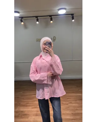 قميص سادة بأكمام مزينة بالدانتيل - وردي قميص سادة بأكمام مزينة بالدانتيل - وردي