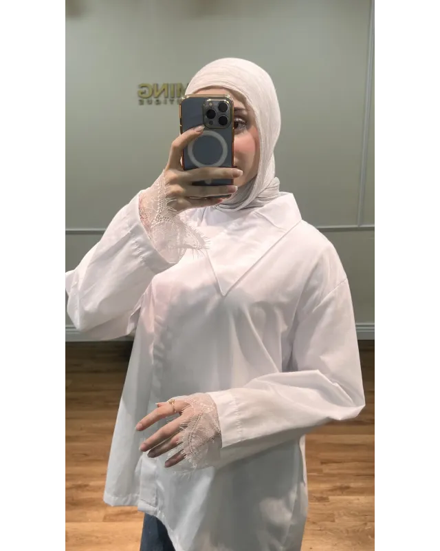 قميص سادة بأكمام مزينة بالدانتيل - ابيض قميص سادة بأكمام مزينة بالدانتيل - ابيض