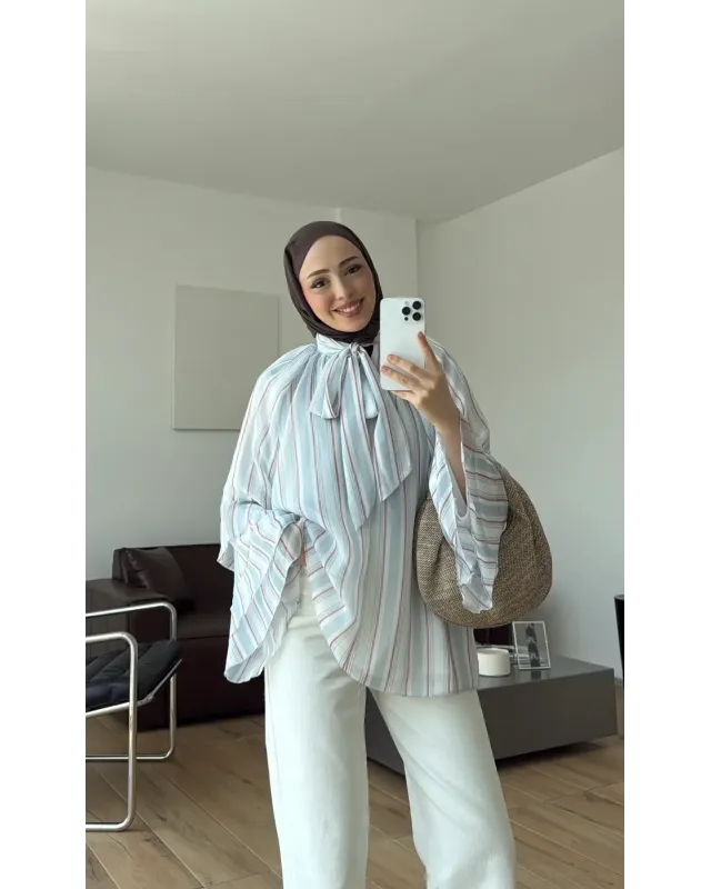 Blue & White Printed Chiffon Blouse Blue & White Printed Chiffon Blouse