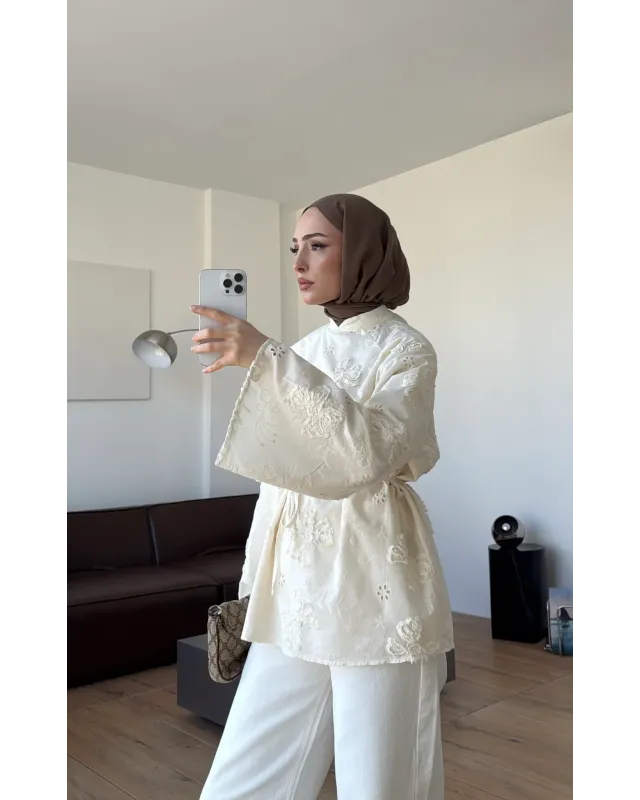 Cream Lace Mandarin Collar Blouse