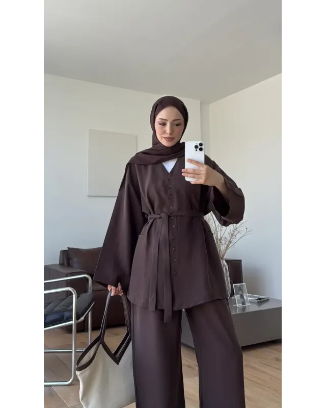 Brown V-Neck Pocket Set