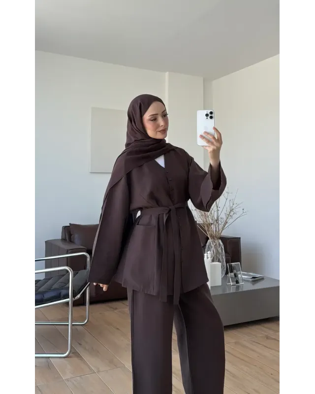 Brown V-Neck Pocket Set