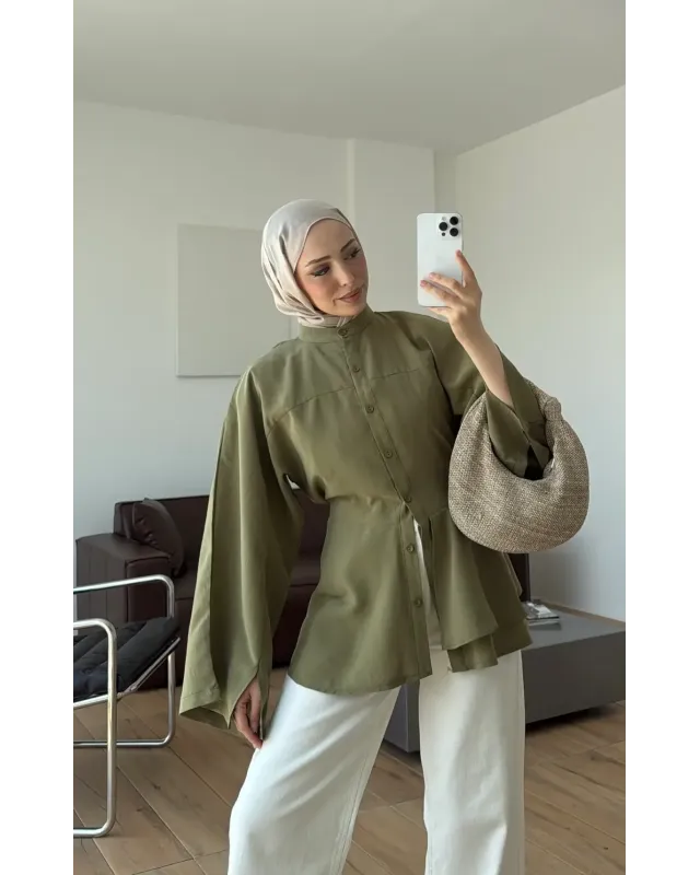 Light Green Flowy Sleeve Blouse
