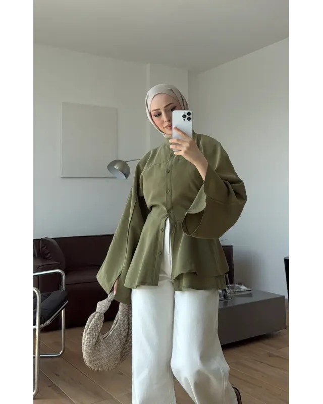 Light Green Flowy Sleeve Blouse