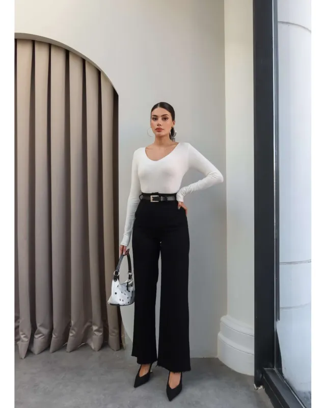 High-Waisted Wide-Leg Jeans with Belt