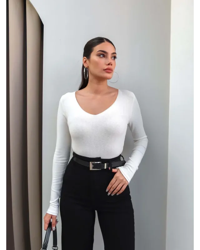 High-Waisted Wide-Leg Jeans with Belt