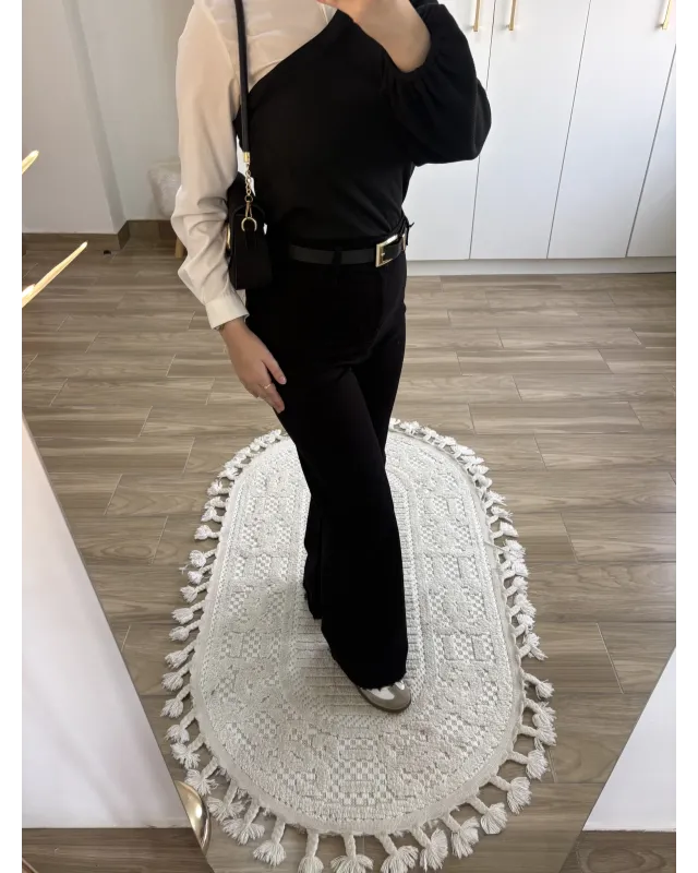 High-Waisted Wide-Leg Jeans with Belt